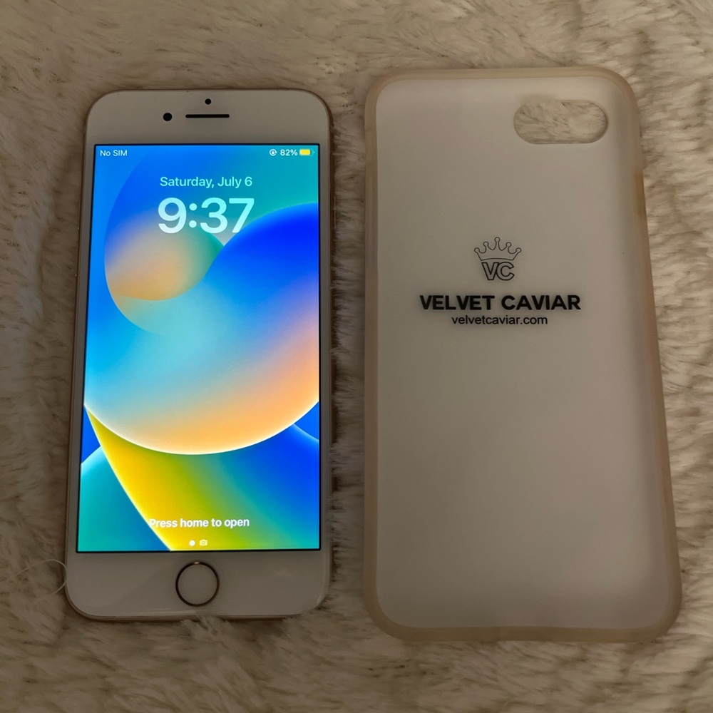 Gold iPhone 8 64GB Unlocked